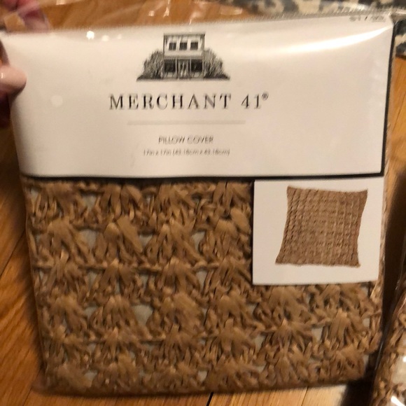 Set of accent pillow covers - Picture 2 of 6